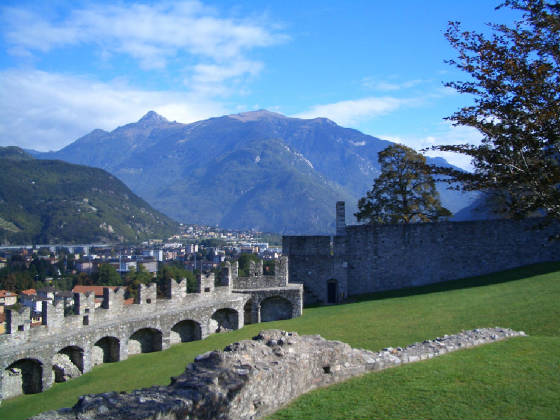 bellinzonamountainsfromcastle.jpg